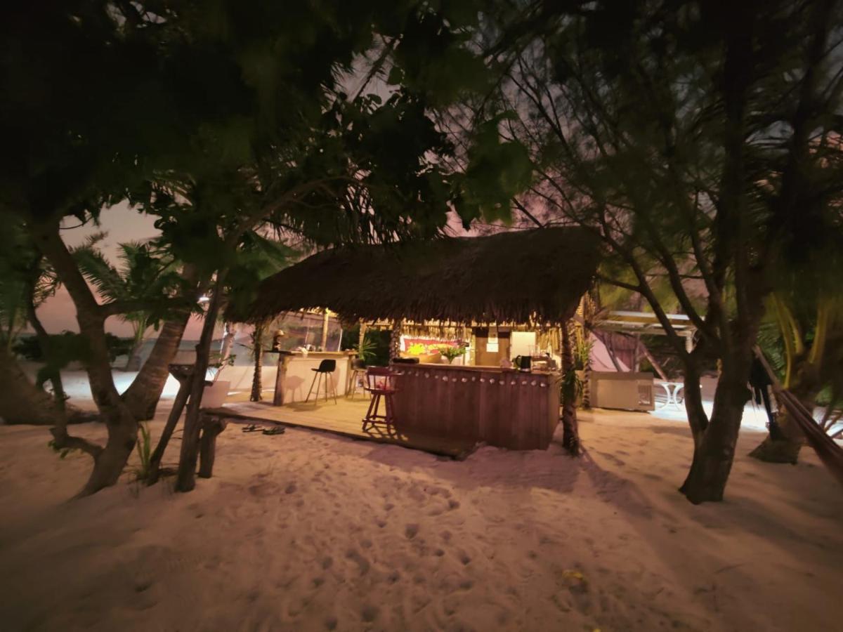 Only You Motu Bora Bora Luaran gambar